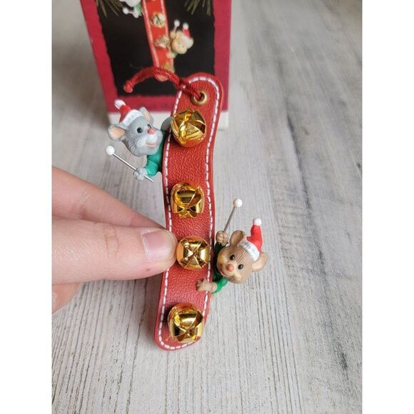 Hallmark 1994 Jingle Bell band ornament Xmas - Picture 3 of 5